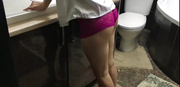  Cumming in my panties and pull them up during family dinner